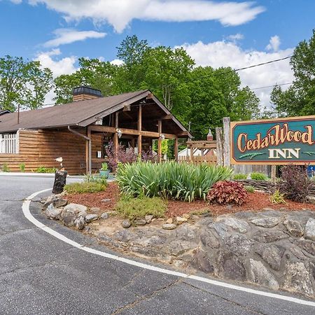Cedarwood Inn Hendersonville Exterior photo