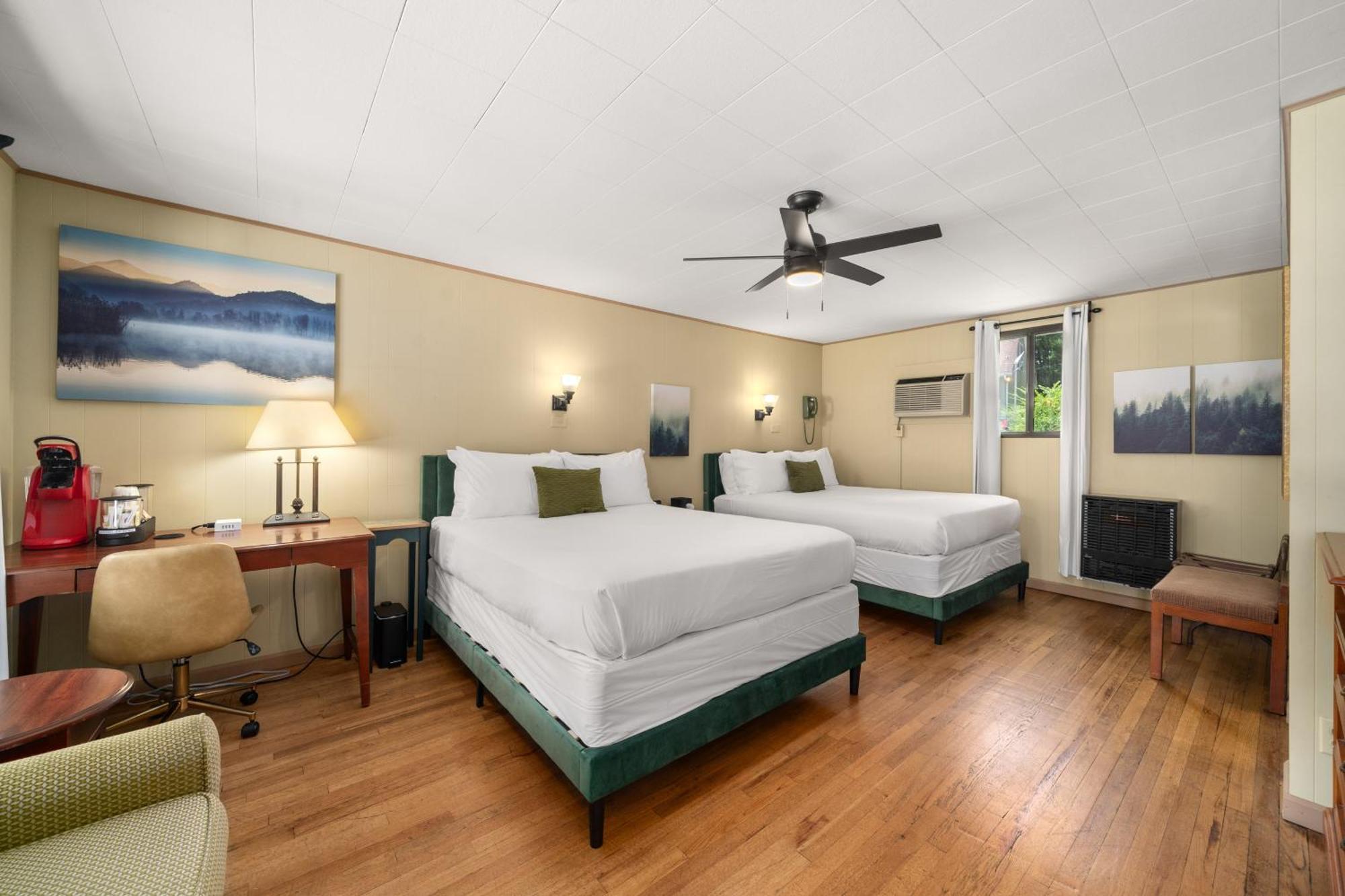 Cedarwood Inn Hendersonville Exterior photo