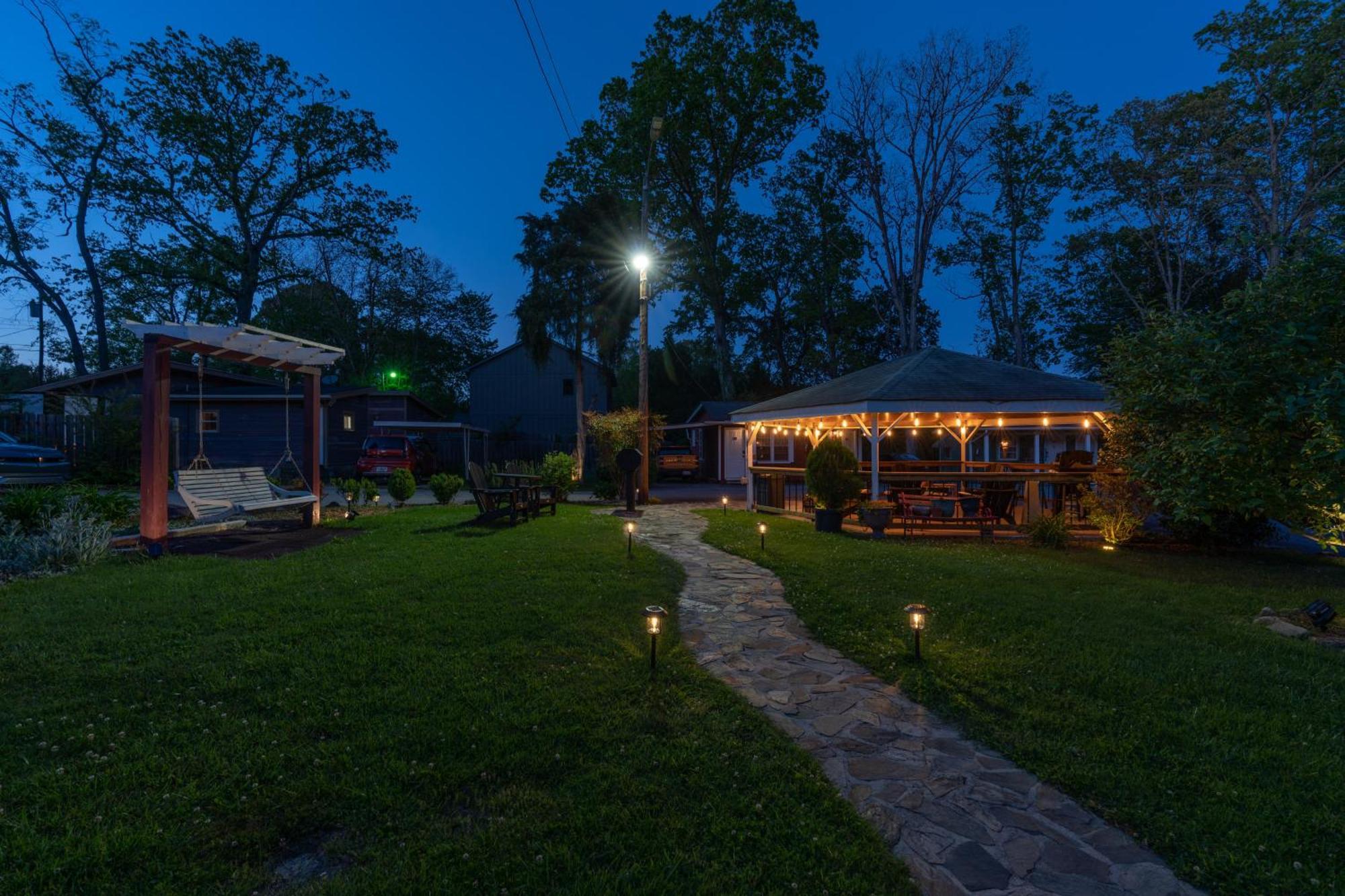 Cedarwood Inn Hendersonville Exterior photo