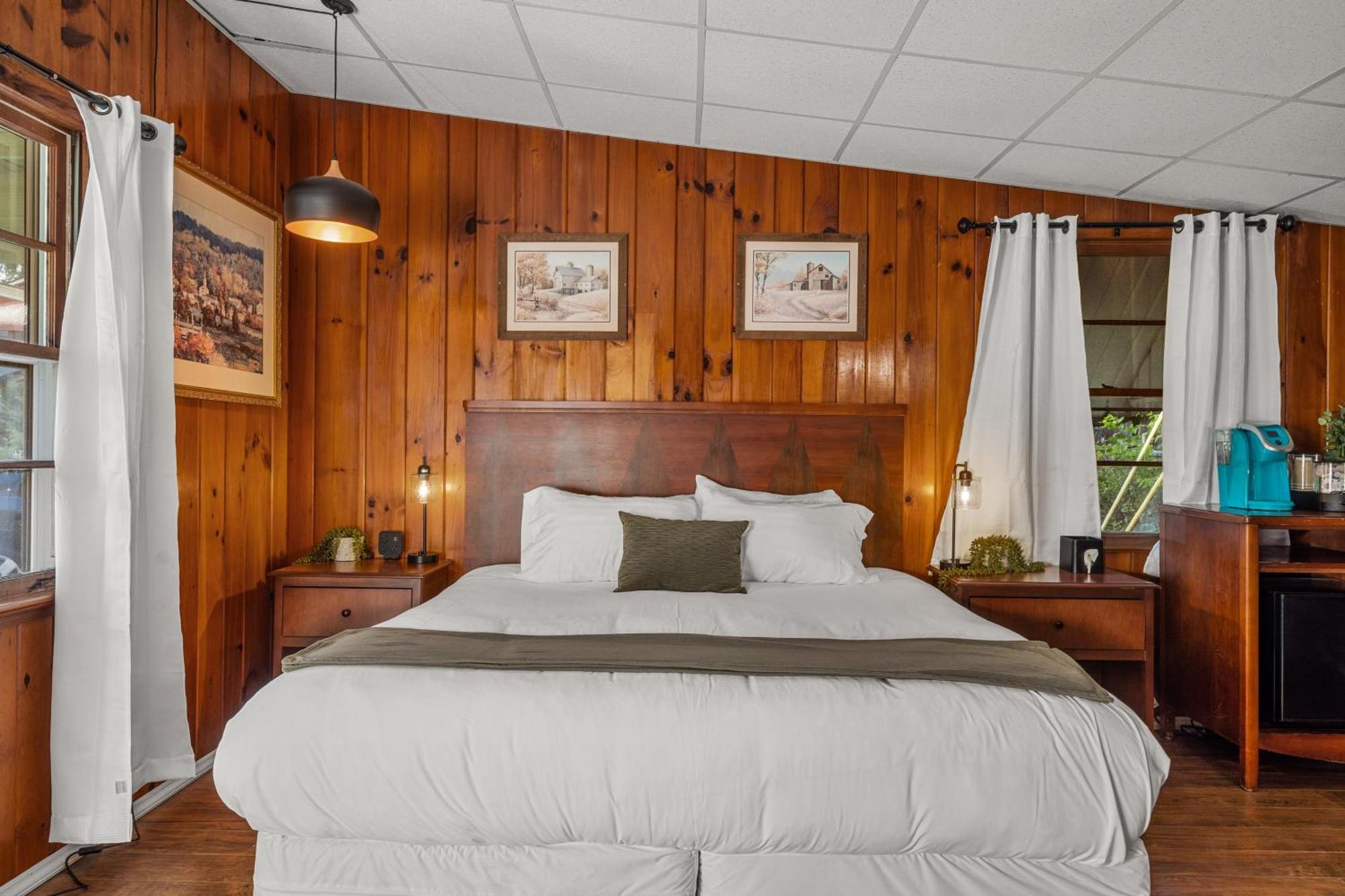 Cedarwood Inn Hendersonville Exterior photo