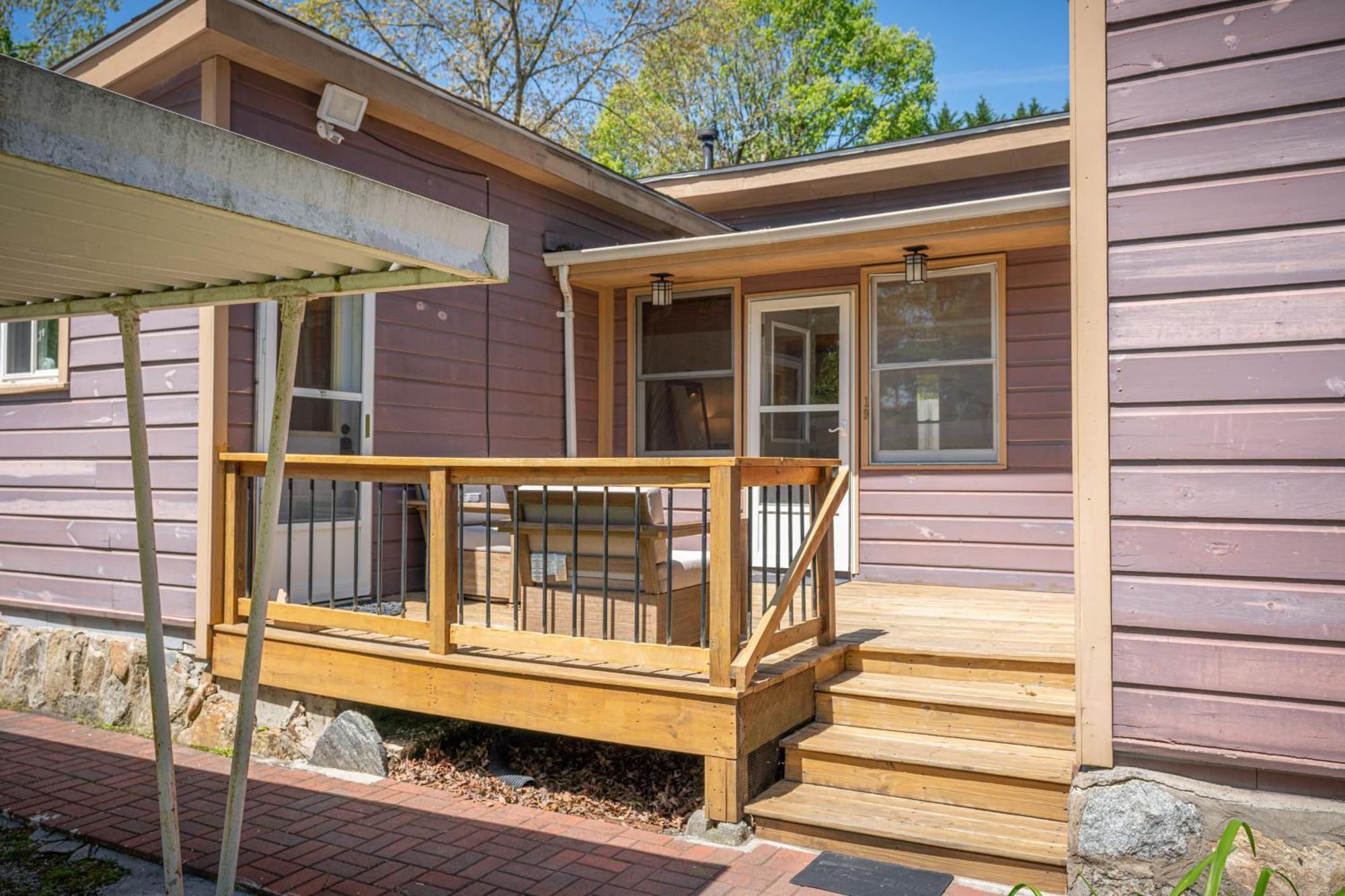 Cedarwood Inn Hendersonville Exterior photo